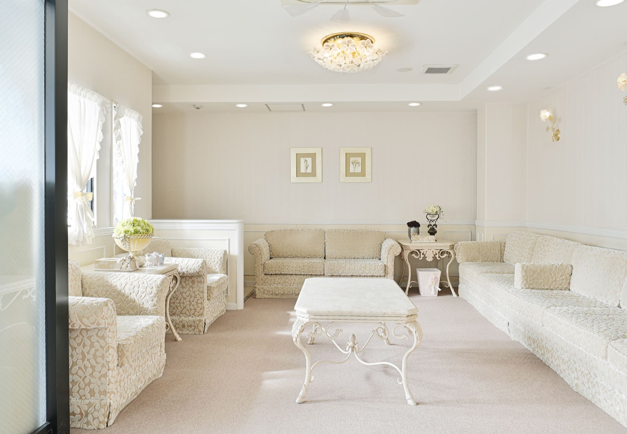 クリニック待合室